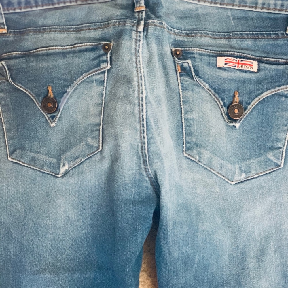 🎉Hudson Distressed Jeans - Picture 3 of 5